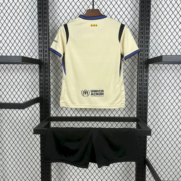 Kit Enfant Barcelone Extérieur 2025/2026