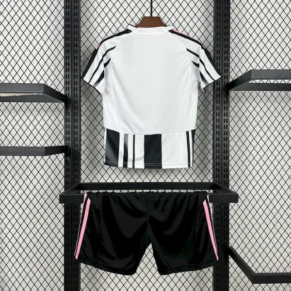 Kit Enfant Juventus Domicile 2025/2026