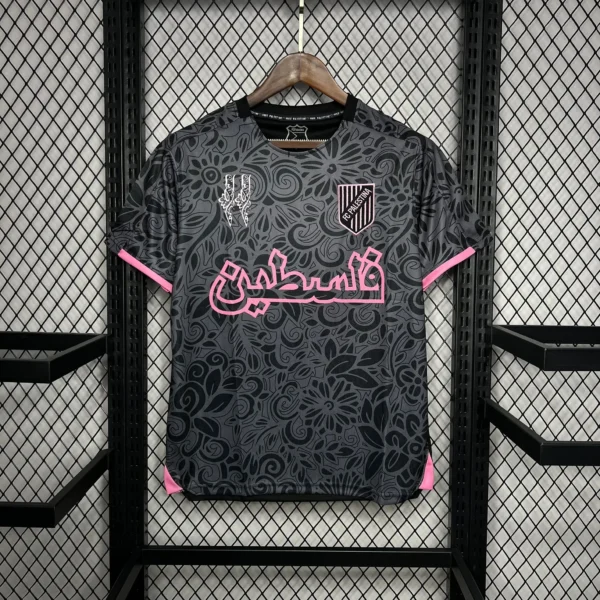 Maillot Palestine Concept 2024/2025 – Noir Calligraphie Rose